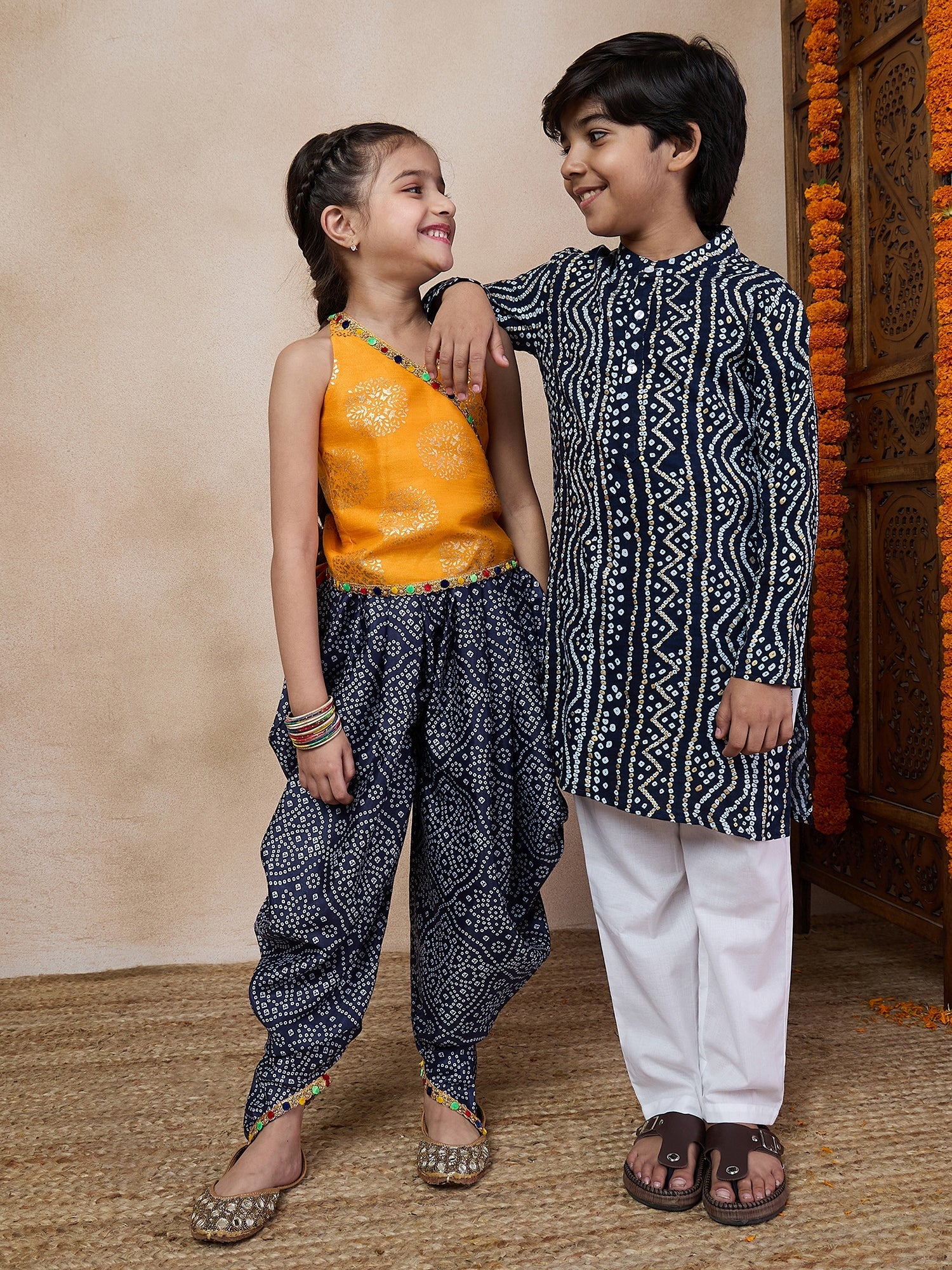 Boys Bandhani Printed Band Collar Kurta With Pyjamas (KP-BLUEBANDHNI)