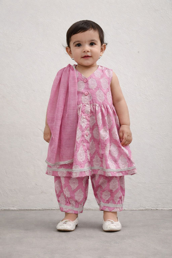 Pspeaches Baby Girls Pink Ethnic Leaf Print Cotton A-Line Kurta & Pant With Dupatta ( Sku-Ing-Pinkpaan )