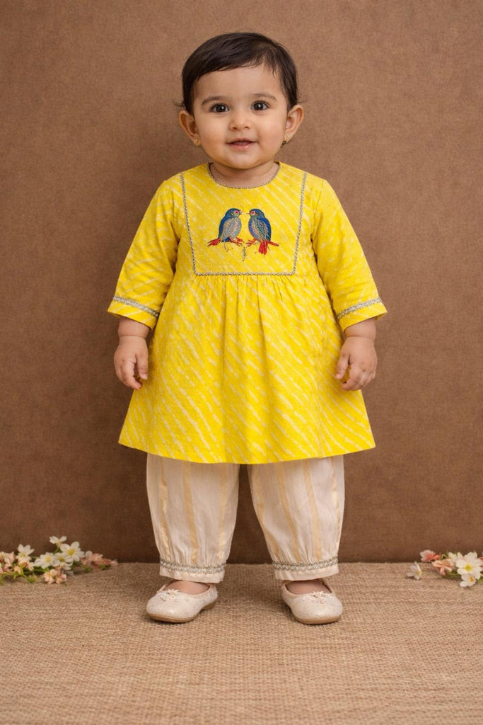 Pspeaches Baby Girls Yellow & White Ethnic Leheriya Print Cotton A-Line Kurta & Pant Set ( Sku-Ing-Yellowleh )