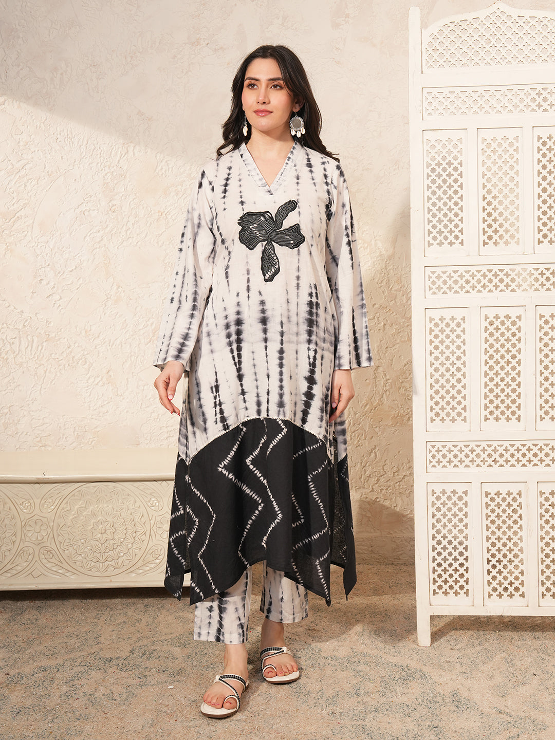 White Leheriya Patch Embroidered Kurta Set