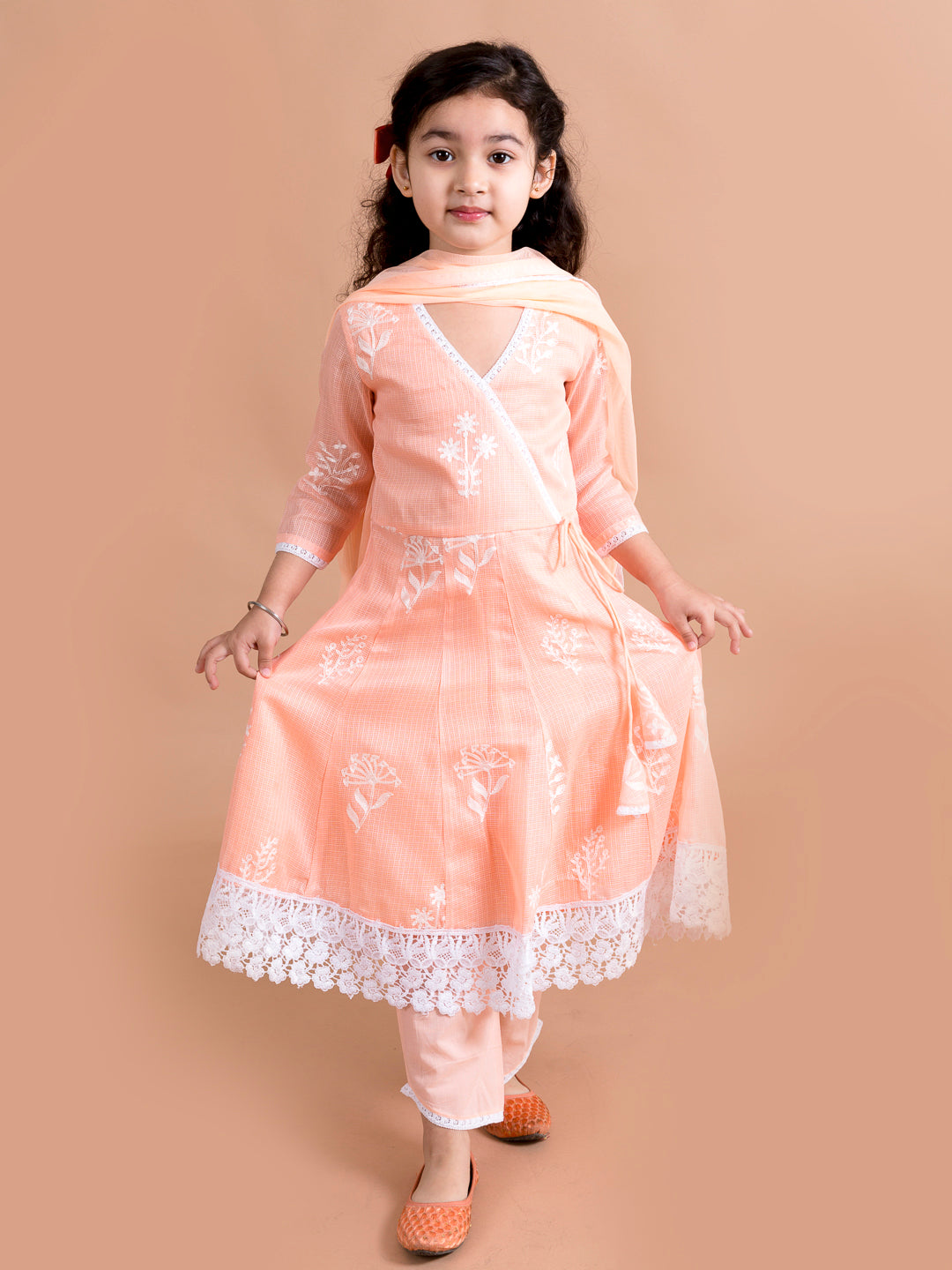 Pspeaches Girls Peach-Coloured Floral Printed Angrakha Pure Cotton Kurta With Trousers With Dupatta (KS-PEACHANGRA)