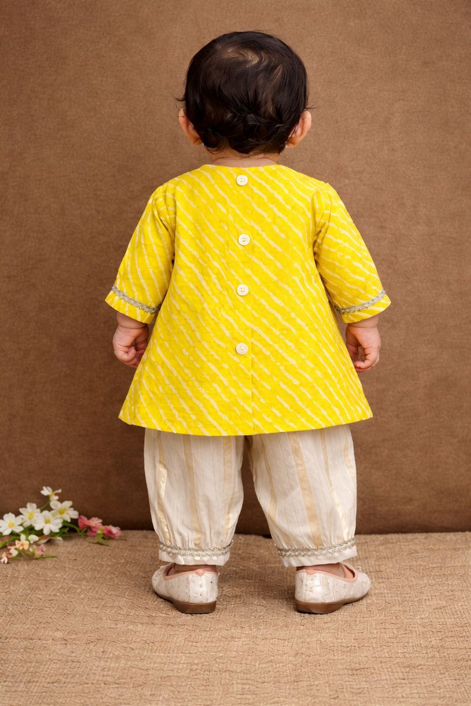 Pspeaches Baby Girls Yellow & White Ethnic Leheriya Print Cotton A-Line Kurta & Pant Set ( Sku-Ing-Yellowleh )