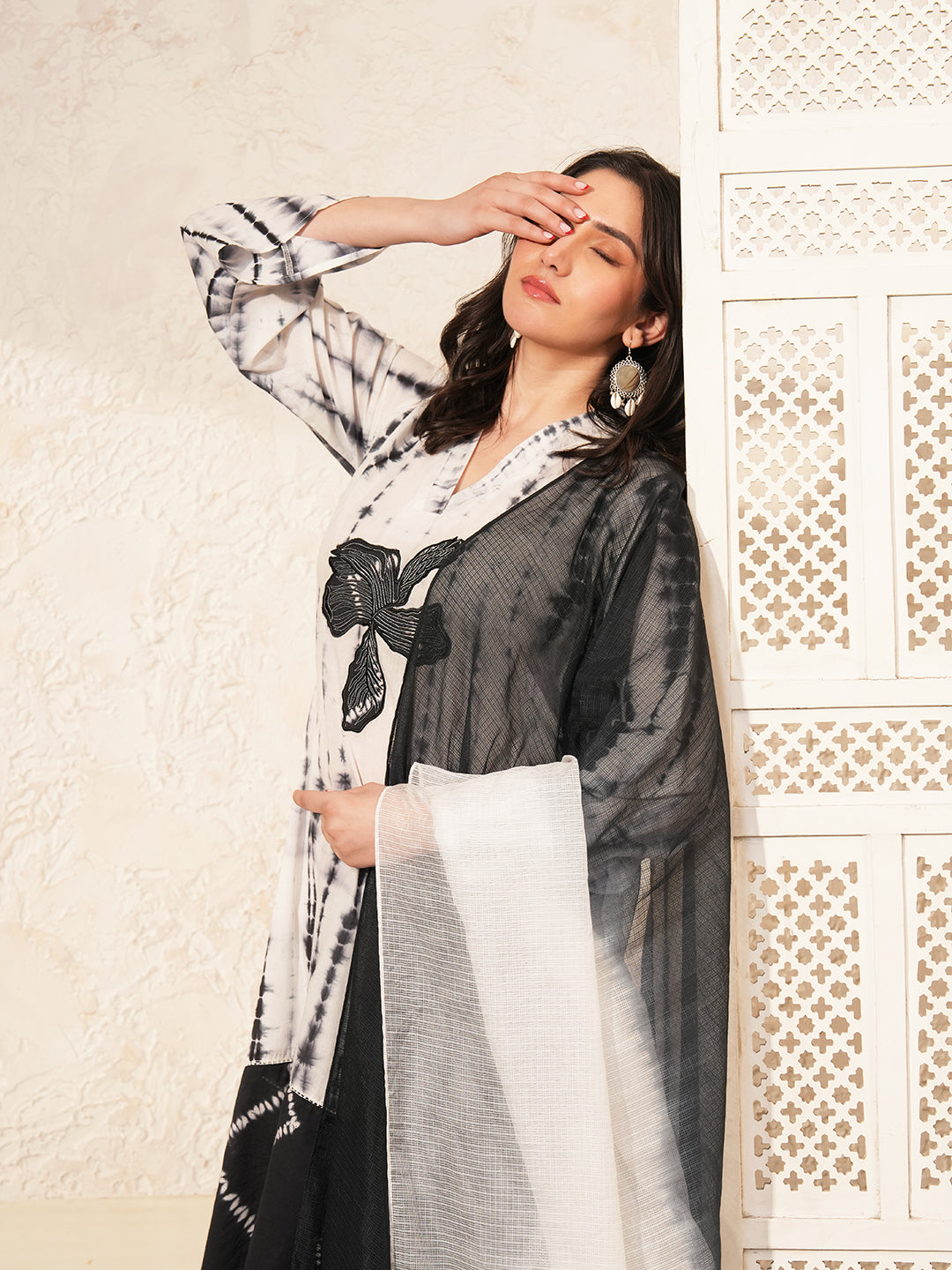 White Leheriya Patch Embroidered Kurta Set with Dupatta