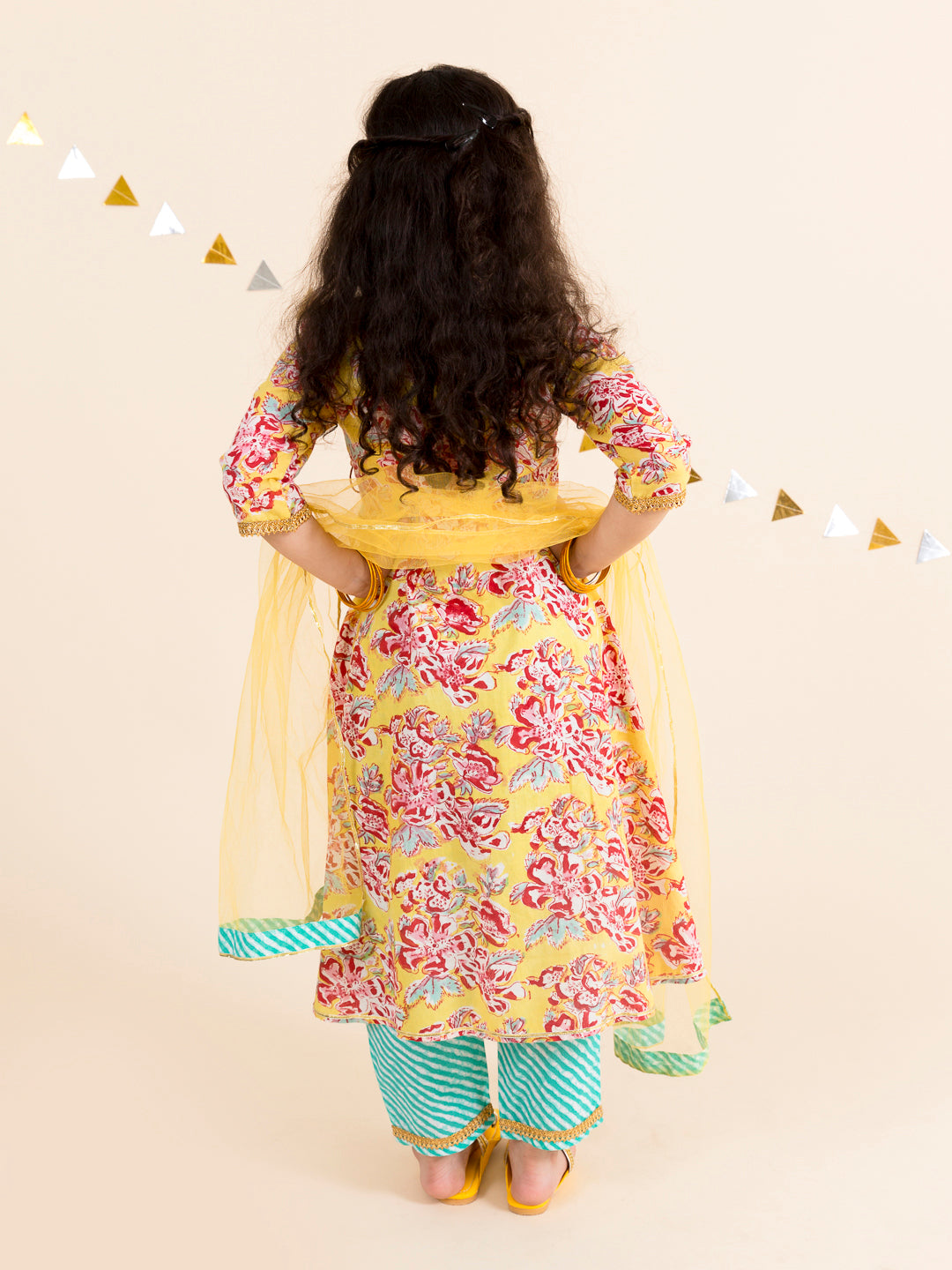 Pspeaches Girls Yellow Floral Printed Angrakha Pure Cotton Kurta with Trousers & With Dupatta (KS-yellowjaal)