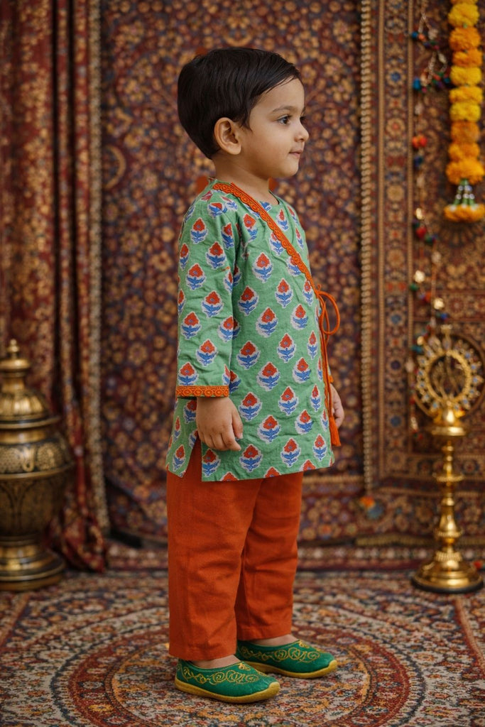 Pspeaches Baby Boys Green & Orange Ethnic Booti Print Cotton Angrakha Kurta With Pyjama Set ( Sku-Inb-Greenred )