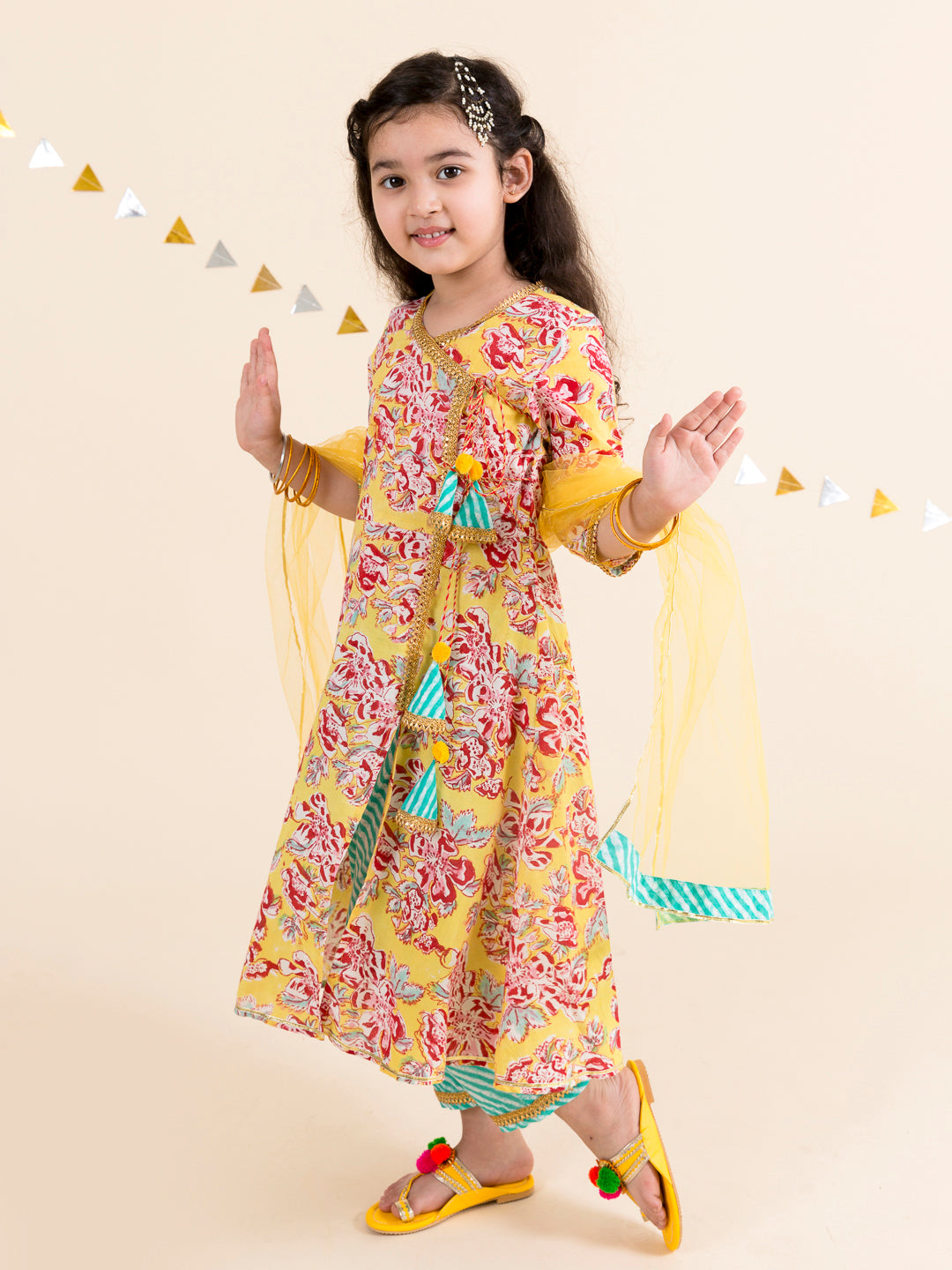 Pspeaches Girls Yellow Floral Printed Angrakha Pure Cotton Kurta with Trousers & With Dupatta (KS-yellowjaal)