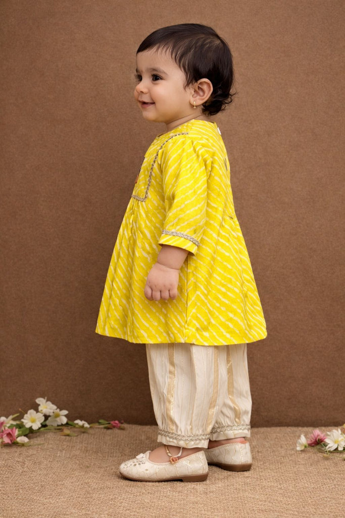 Pspeaches Baby Girls Yellow & White Ethnic Leheriya Print Cotton A-Line Kurta & Pant Set ( Sku-Ing-Yellowleh )