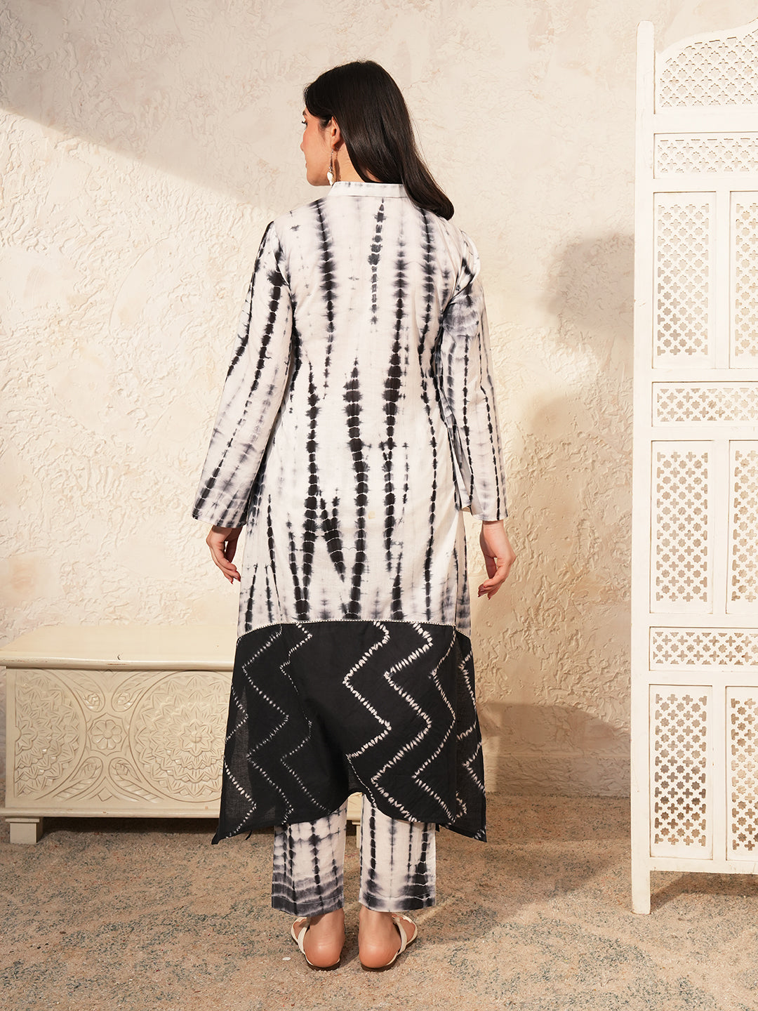 White Leheriya Patch Embroidered Kurta Set