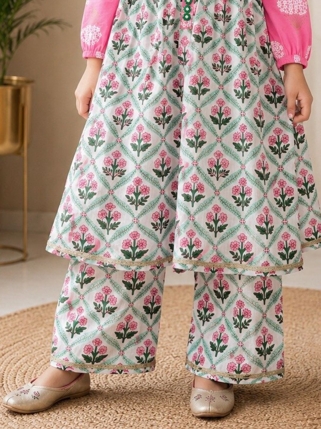 Girls Floral Printed Loose Fit Patch Work Kurta With Pants (KS-OFFWHITEBOOTI)
