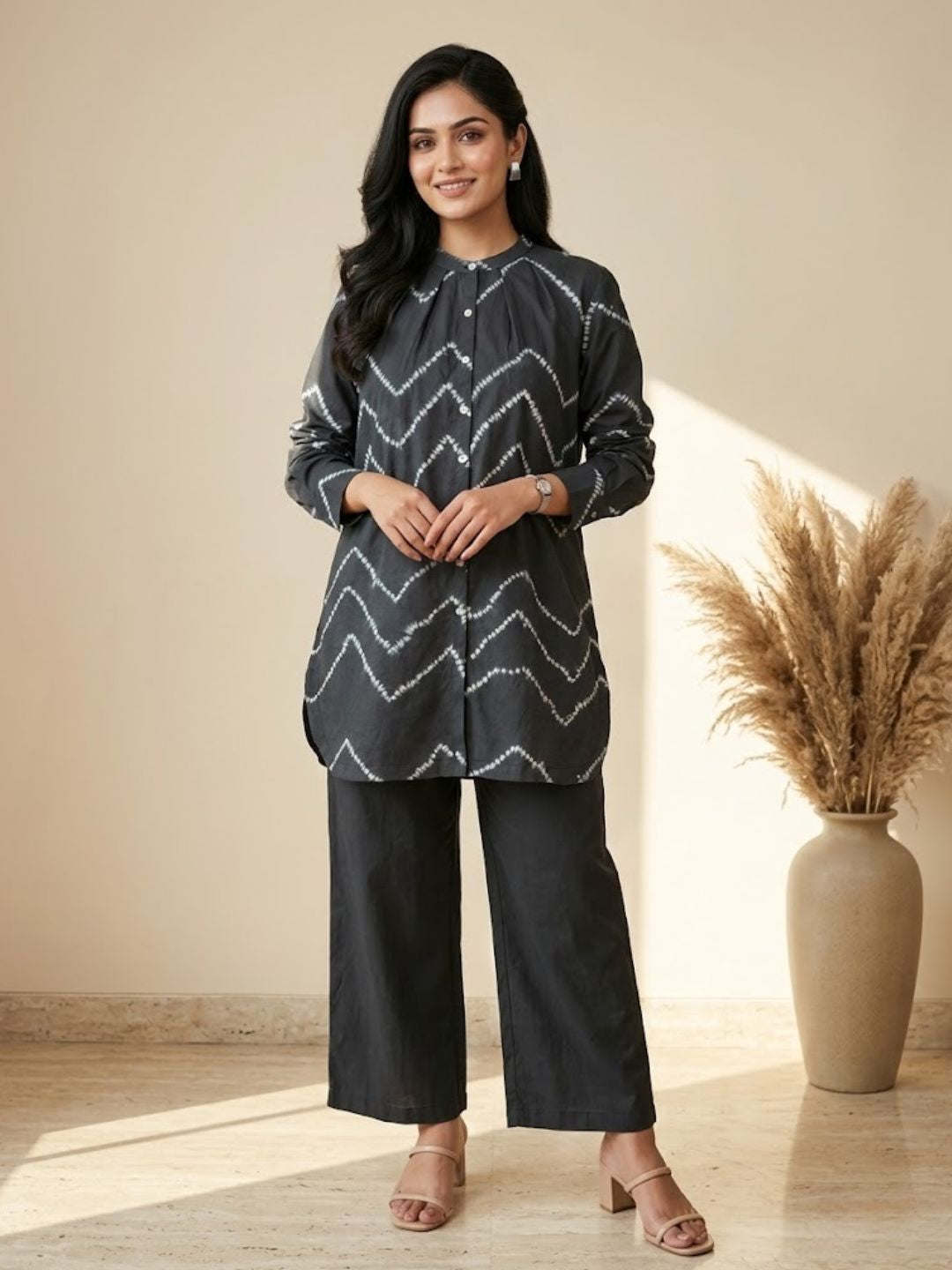 Pspeaches Women Cotton Full Sleeves Mandarin Collar Bandhani Print Kurta With Pant 2 Piece Set - Black