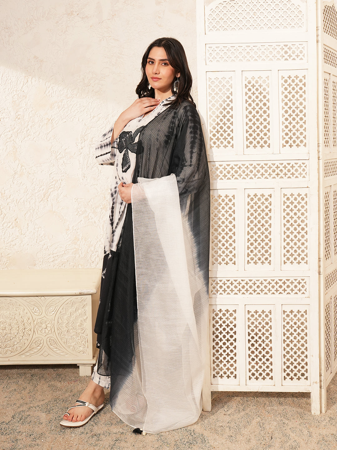 White Leheriya Patch Embroidered Kurta Set with Dupatta