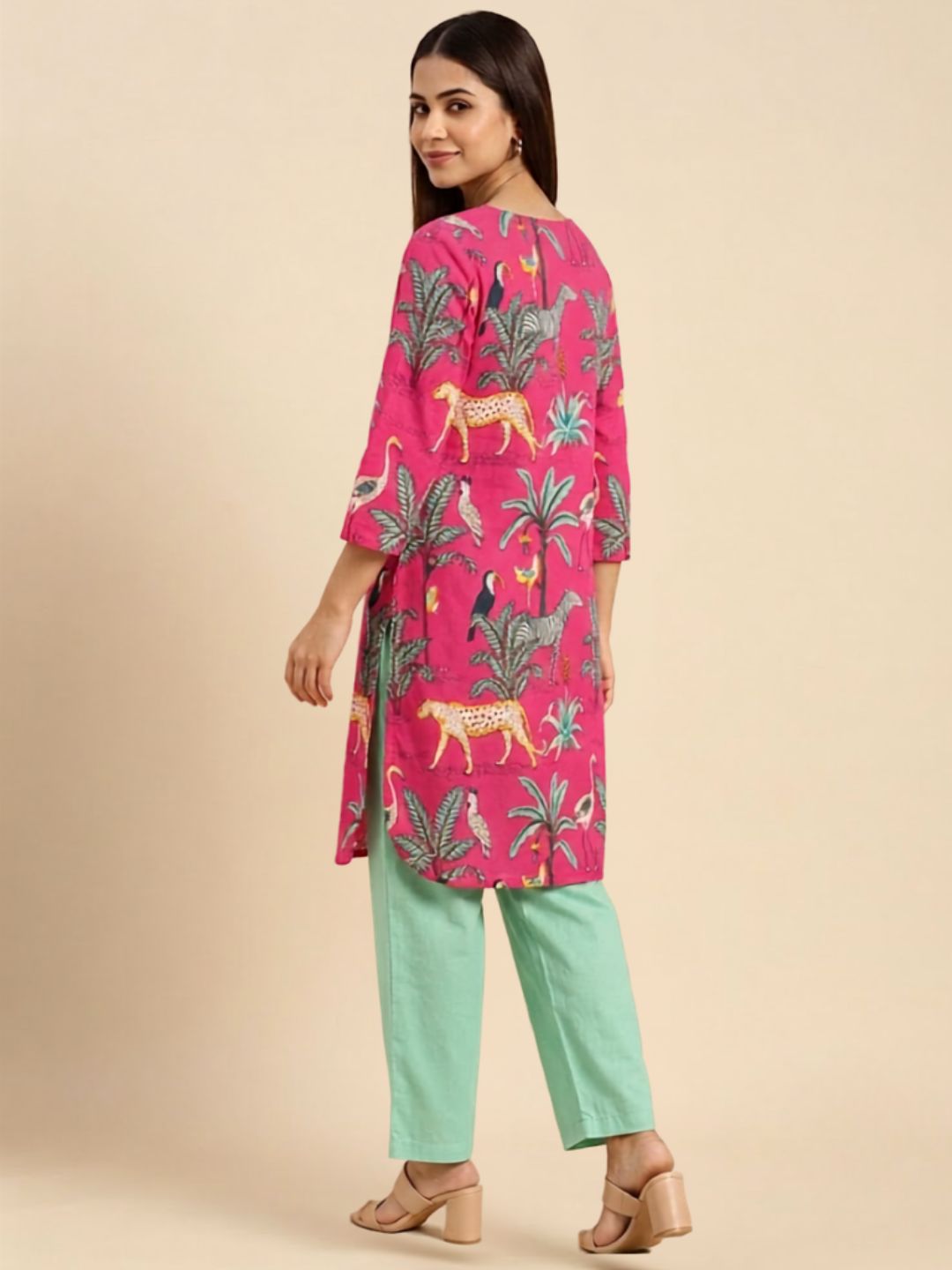 Pspeaches Women Cotton 3/4th Sleeves V Neck Animal Print Kurta With Pant 2 Piece Set - Pink & Green