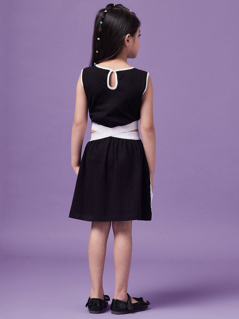 Girls Round Neck Cotton A-Line Dress (d-blackwhite)