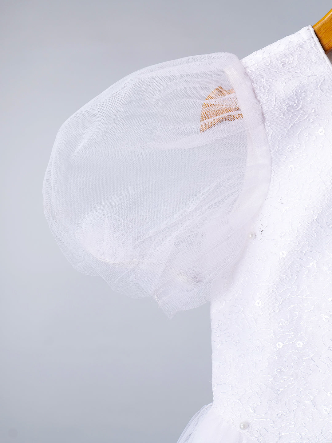White Elegance Net Gown (D25009648)