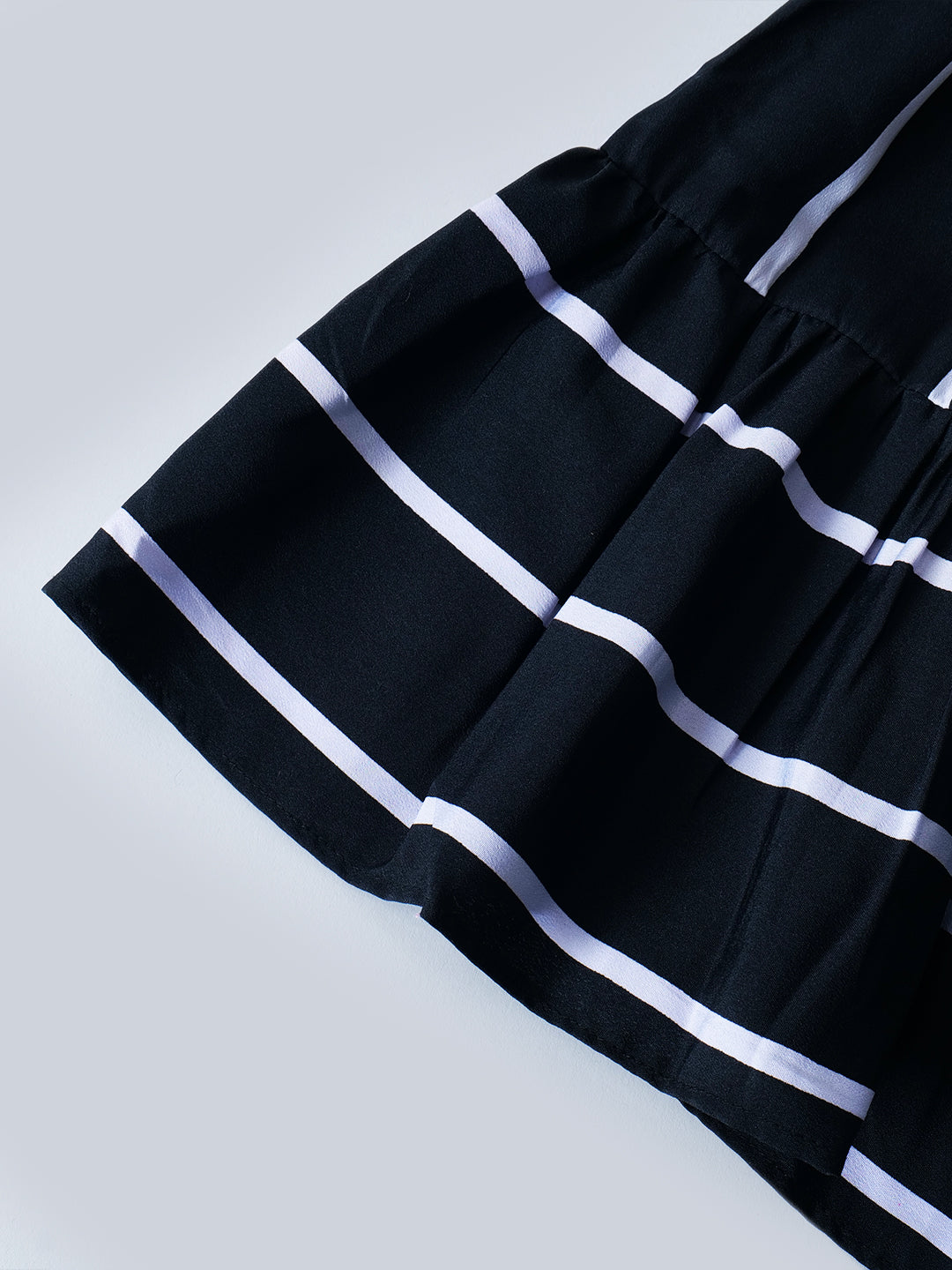 White stripe Polycrepe Dress (D25019982)