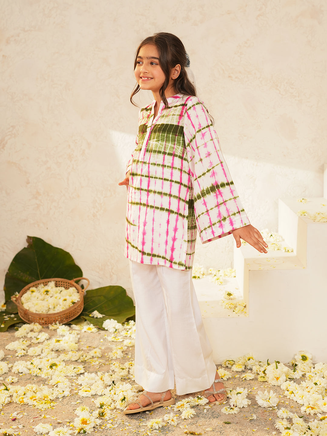 Pspeaches Girls White Ethnic shibori Cotton A-Line Kurta With Pant ( Sku-Ks-Greenpinkshib )