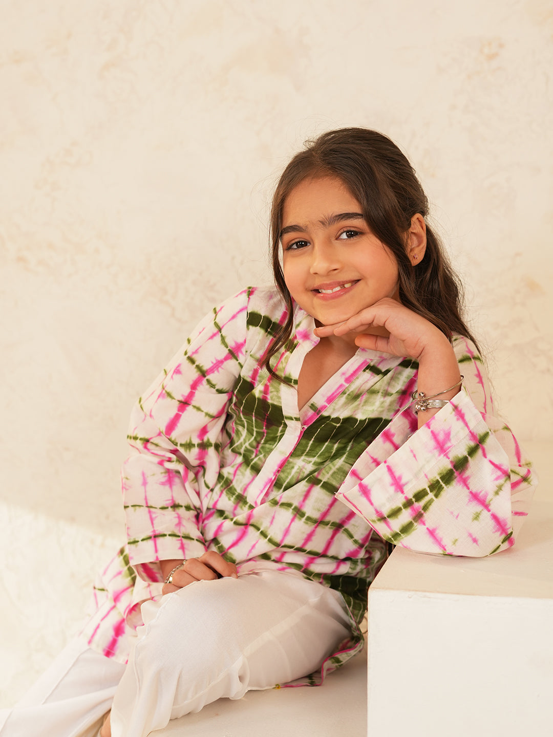 Pspeaches Girls White Ethnic shibori Cotton A-Line Kurta With Pant ( Sku-Ks-Greenpinkshib )
