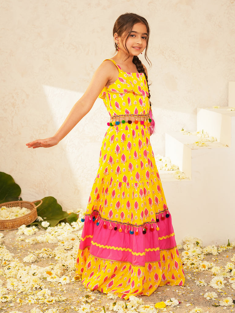 Pspeaches Girls Yellow Ethnic Booti Print Cotton Tiered Lehenga & Choli Set ( Sku-L-Tieryellow )