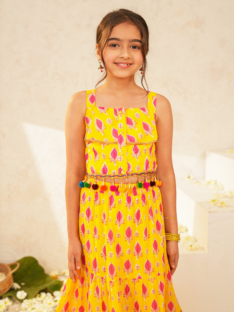 Pspeaches Girls Yellow Ethnic Booti Print Cotton Tiered Lehenga & Choli Set ( Sku-L-Tieryellow )
