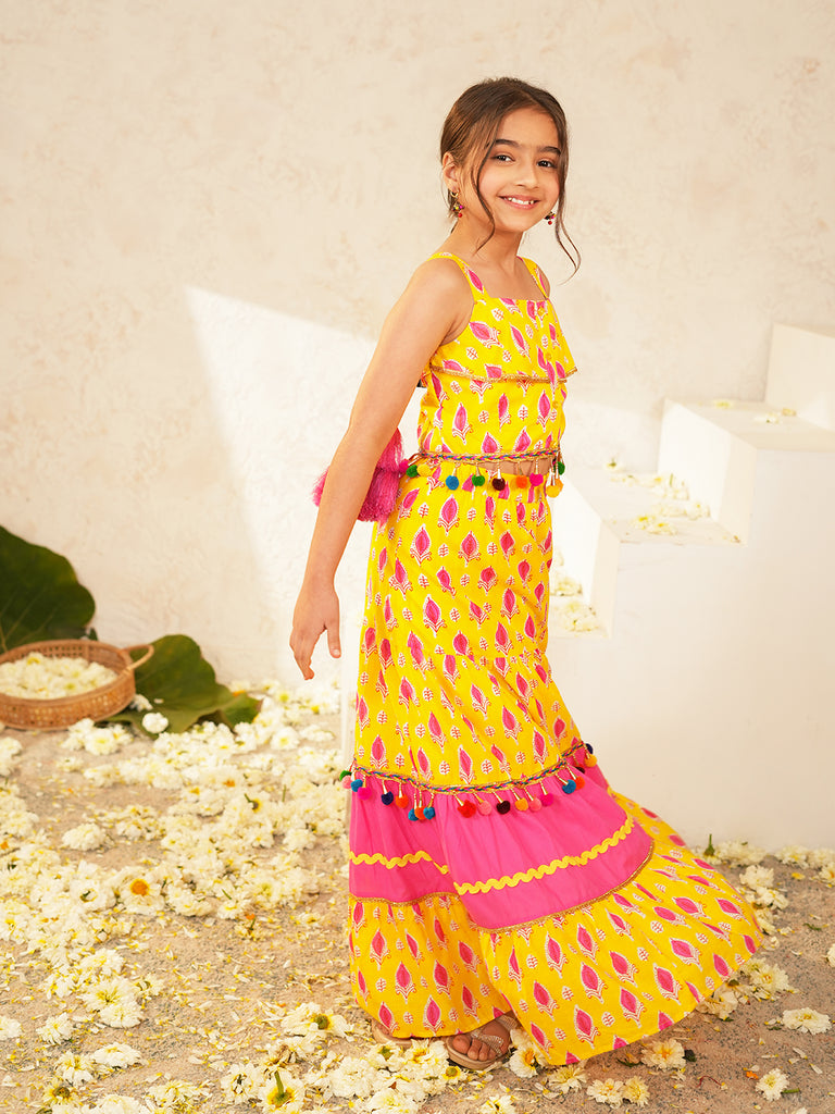 Pspeaches Girls Yellow Ethnic Booti Print Cotton Tiered Lehenga & Choli Set ( Sku-L-Tieryellow )