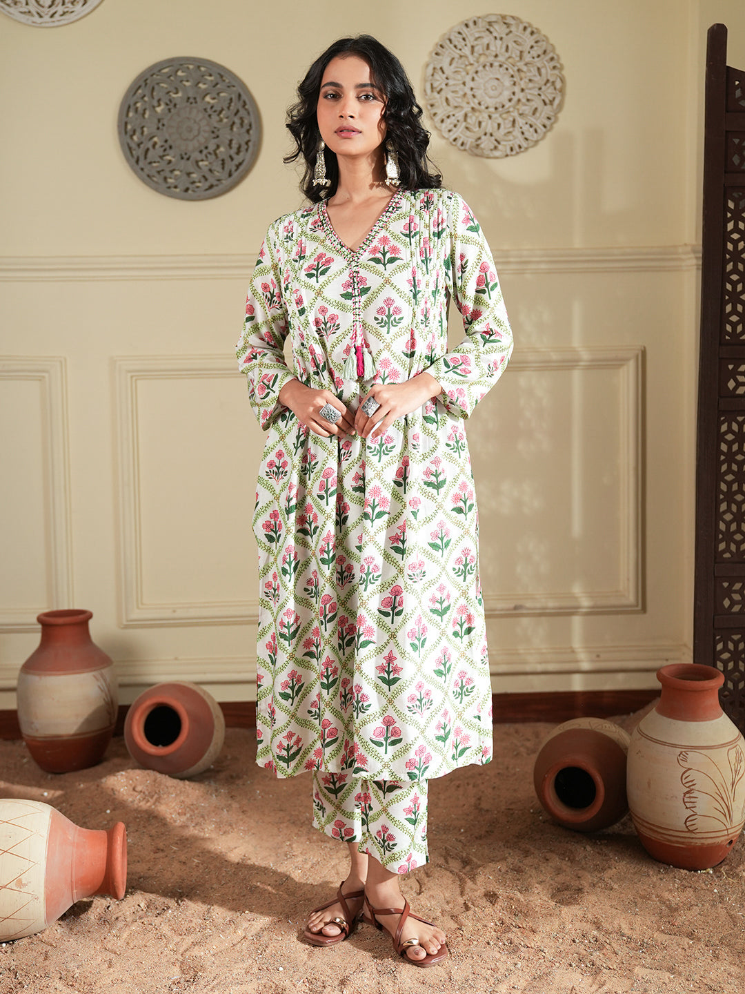 Vintage Floral Dori Muslin Kurta Set.