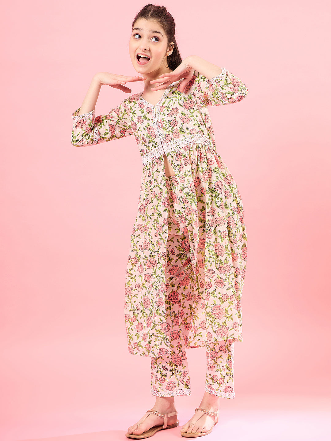Girls Floral V-Neck Gotta Patti Pure Cotton A-Line Empire Kurta With Trouser (IW-FLORALJAAL)