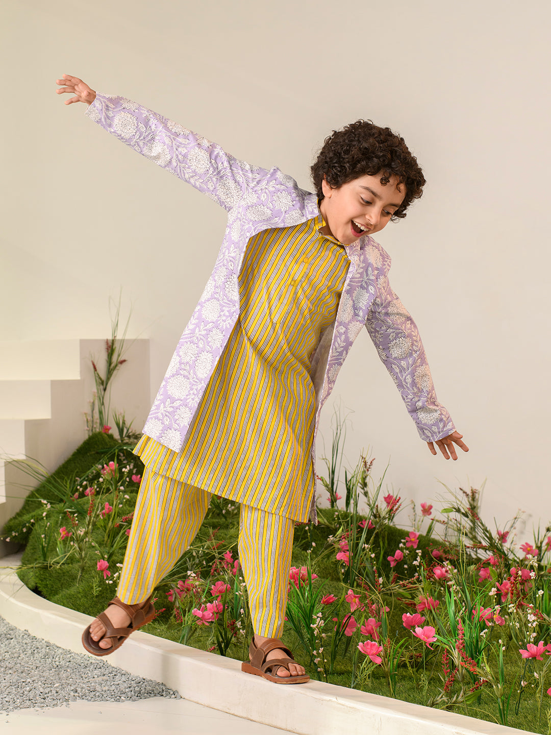 Boys Ethnic Motifs Printed Pure Cotton Kurta with Pyjamas & Nahru Jacket (KP-BLACKSTRIPE)