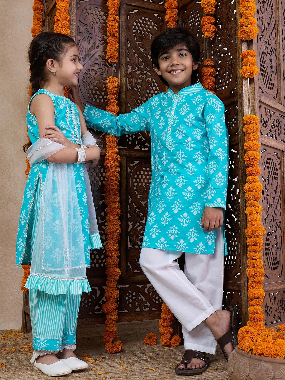 Boys Mandarin Collar Ethnic Motifs Printed Regular Kurta With Pyjamas (KP-FIROZIBOOTA)