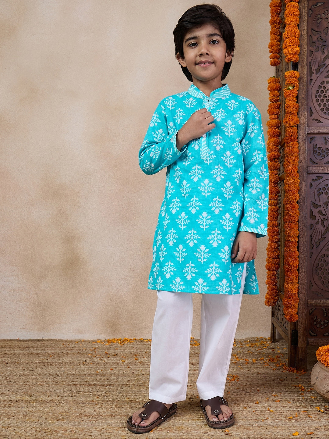 Boys Mandarin Collar Ethnic Motifs Printed Regular Kurta With Pyjamas (KP-FIROZIBOOTA)