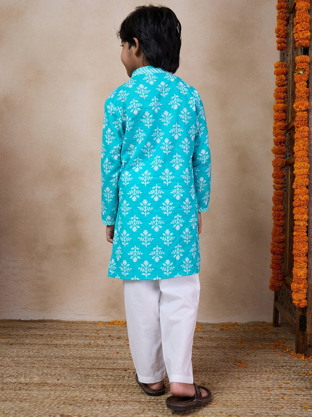 Boys Mandarin Collar Ethnic Motifs Printed Regular Kurta With Pyjamas (KP-FIROZIBOOTA)
