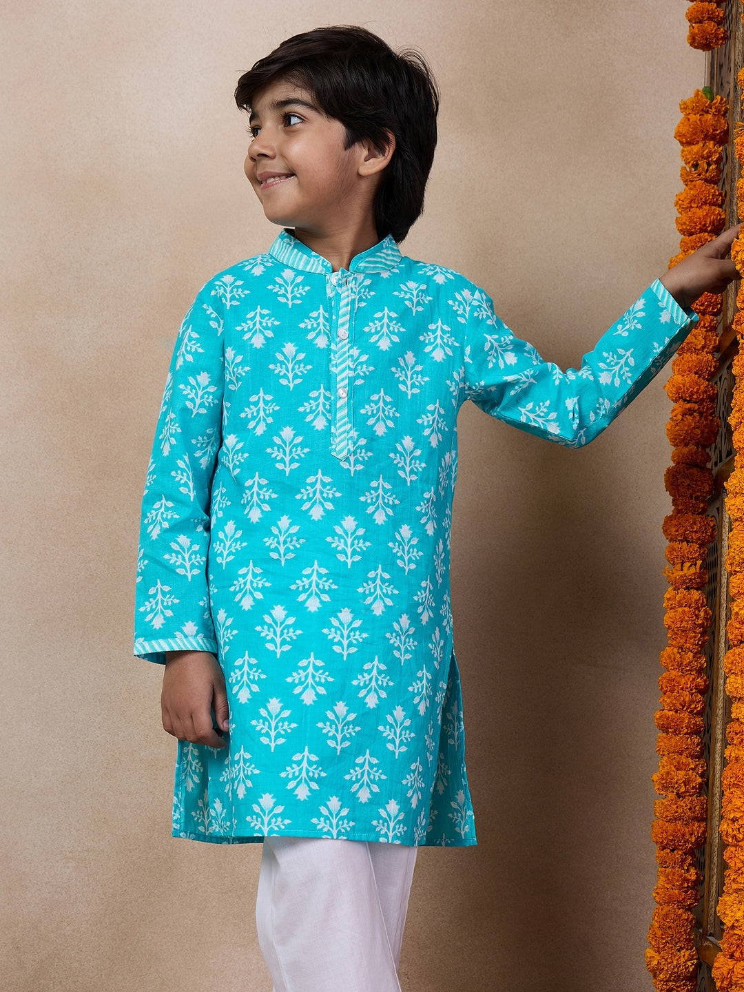 Boys Mandarin Collar Ethnic Motifs Printed Regular Kurta With Pyjamas (KP-FIROZIBOOTA)