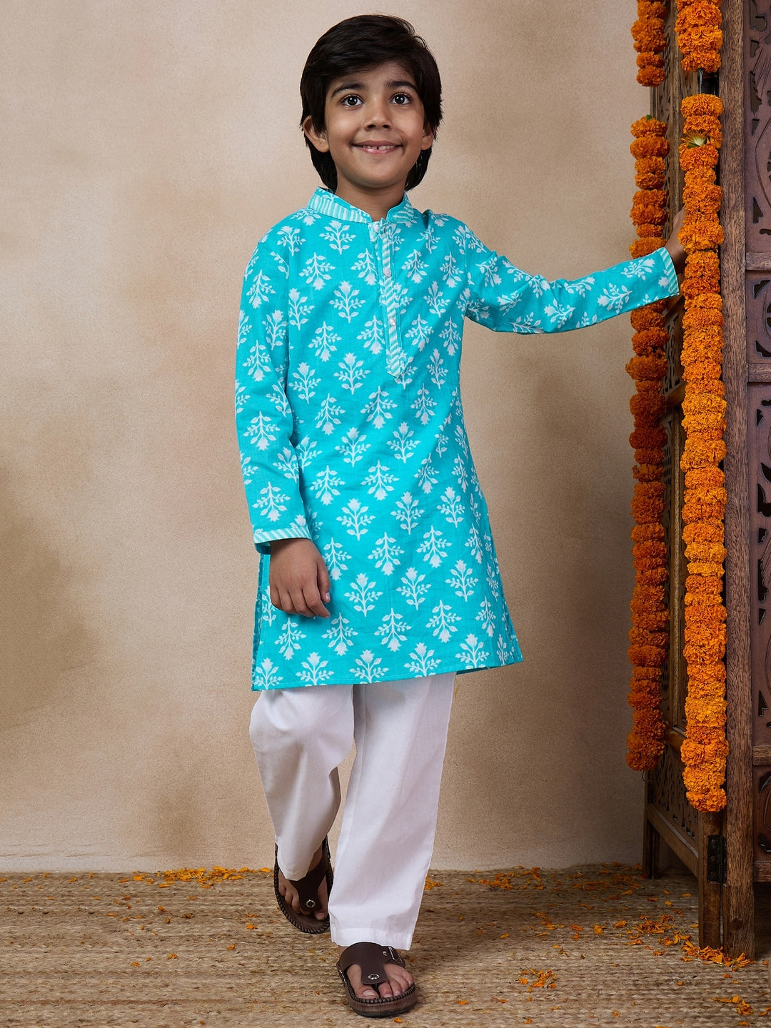Boys Mandarin Collar Ethnic Motifs Printed Regular Kurta With Pyjamas (KP-FIROZIBOOTA)