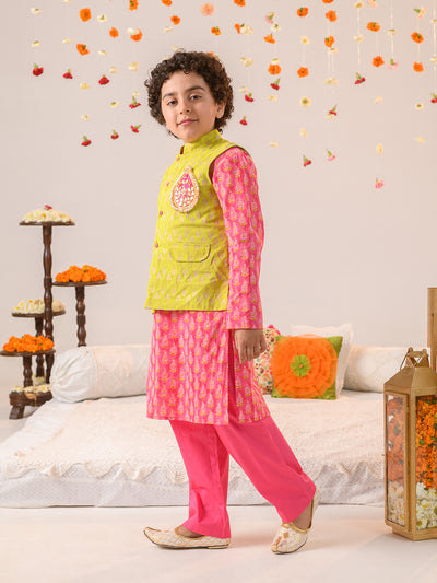 Boys Ethnic Motifs Printed Pure Cotton Kurta with Pyjamas & Nahru Jacket (KP-GREENFOIL_1)