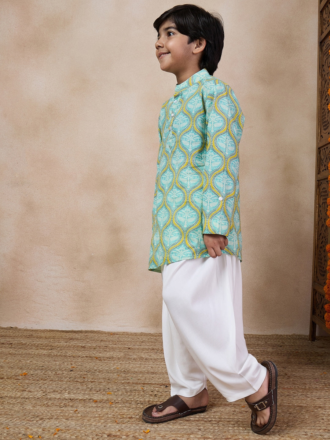 Boys Mandarin Collar Floral Printed Regular Kurta With Salwar (KP-GREENSHELL)