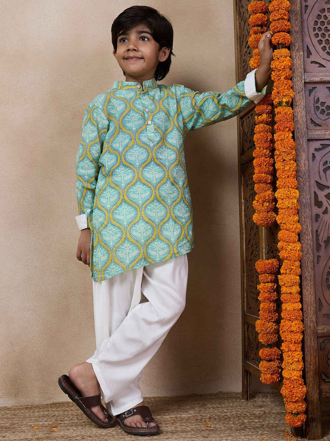 Boys Mandarin Collar Floral Printed Regular Kurta With Salwar (KP-GREENSHELL)