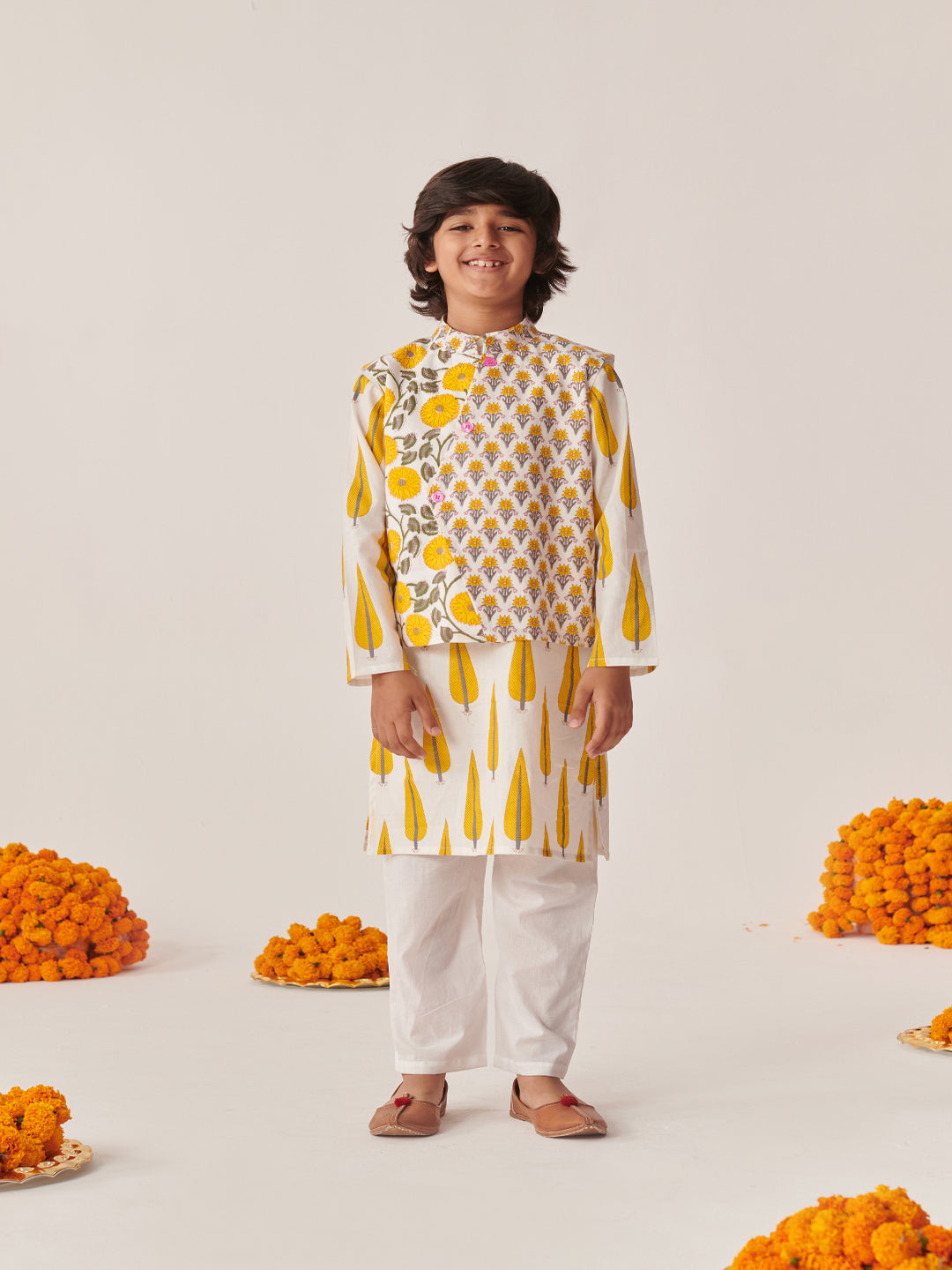 Boys Floral Printed Regular Kurta With Pyjamas (KP-GREYYELLOWJAAL)