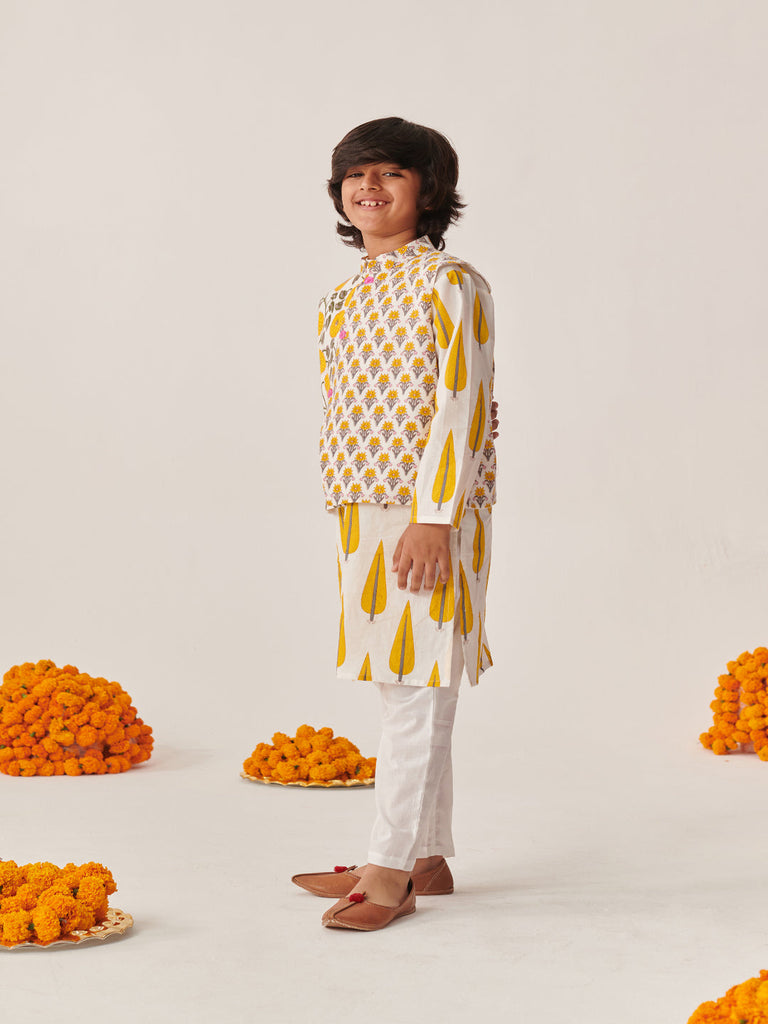 Boys Floral Printed Regular Kurta With Pyjamas (KP-GREYYELLOWJAAL)