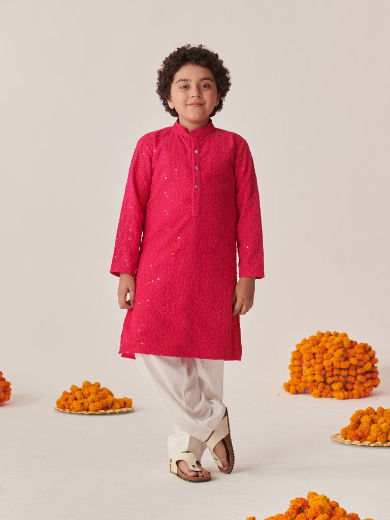 Boys Floral Embroidered Regular Thread Work Kurta With Pyjamas (KP-MAGENTAGGTSEQ)