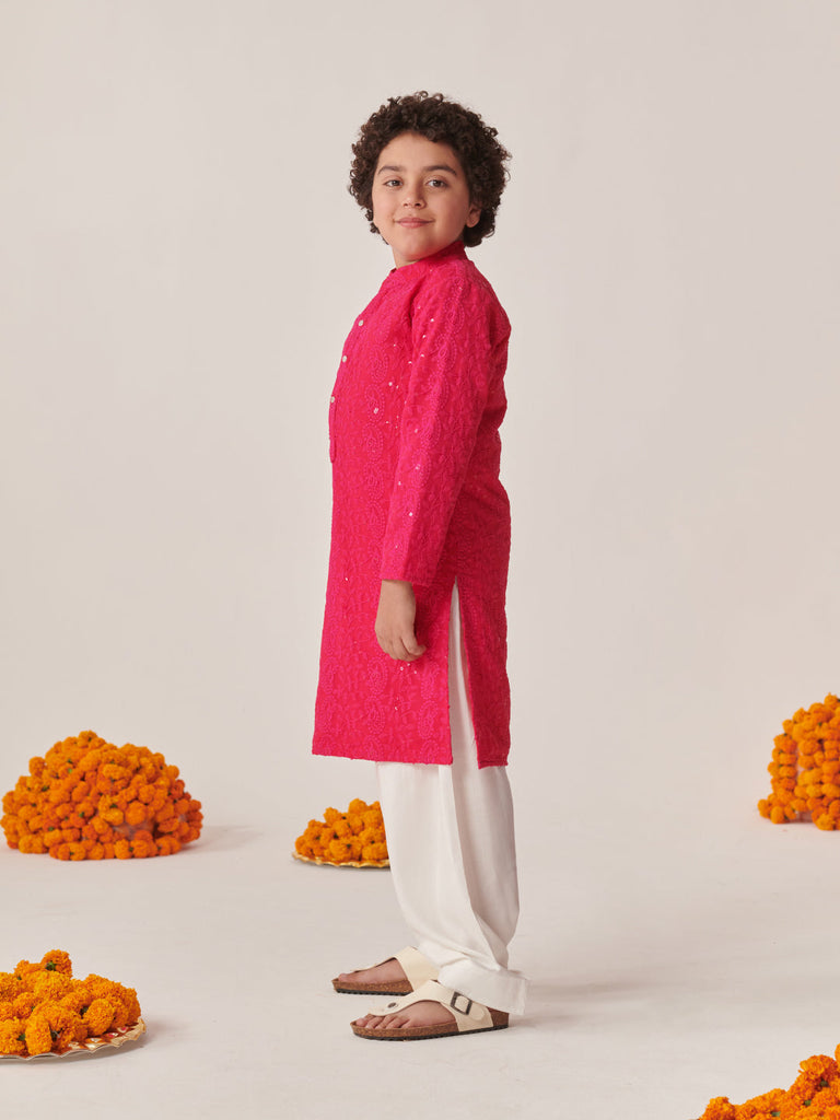Boys Floral Embroidered Regular Thread Work Kurta With Pyjamas (KP-MAGENTAGGTSEQ)