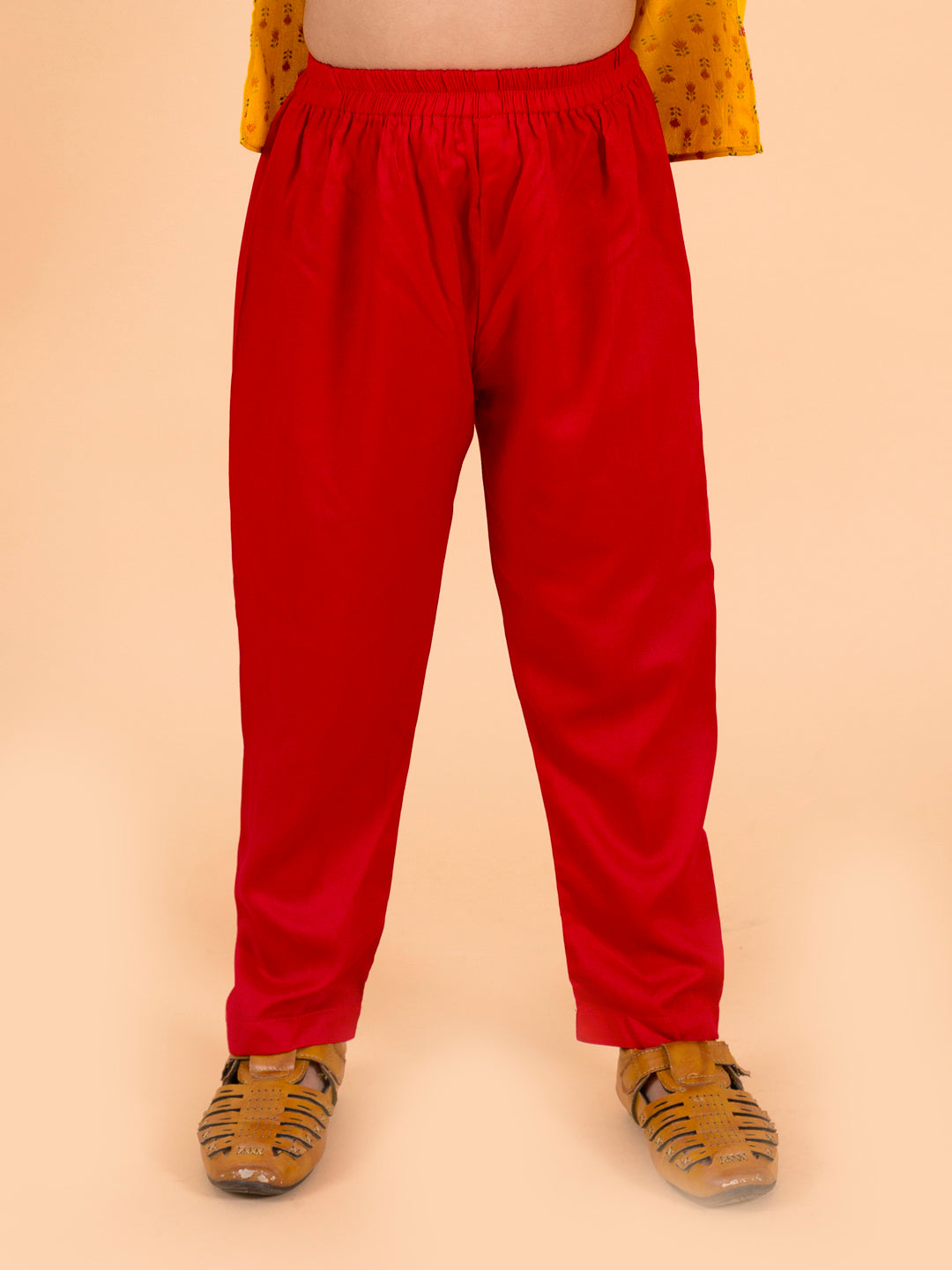 Pspeaches
Boys Mustard Yellow Floral Pure Cotton Kurti with Trousers & Dupatta (KP-mustardcowl)