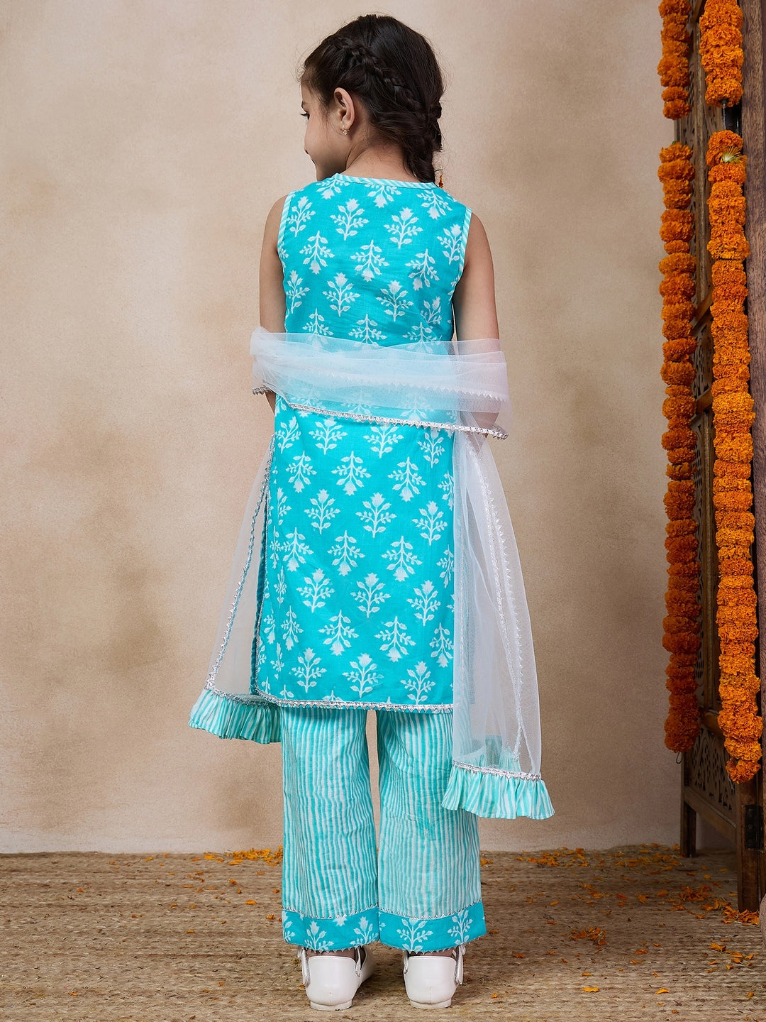 Girls Floral Printed Regular Kurti With Pyjamas With Dupatta (KS-BLUEWHITEBOOTI)