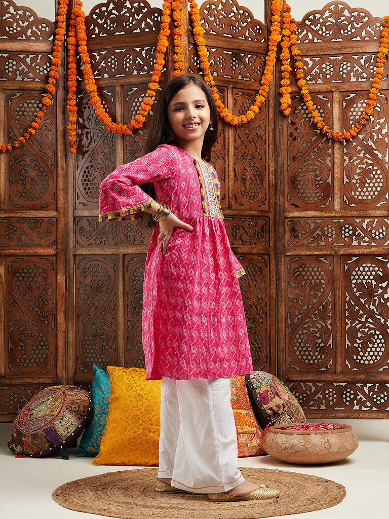 Pspeaches Girls Magenta Ethnic Motifs Printed Regular Kurta With Pyjamas (KS-MAGENTADOBBY)