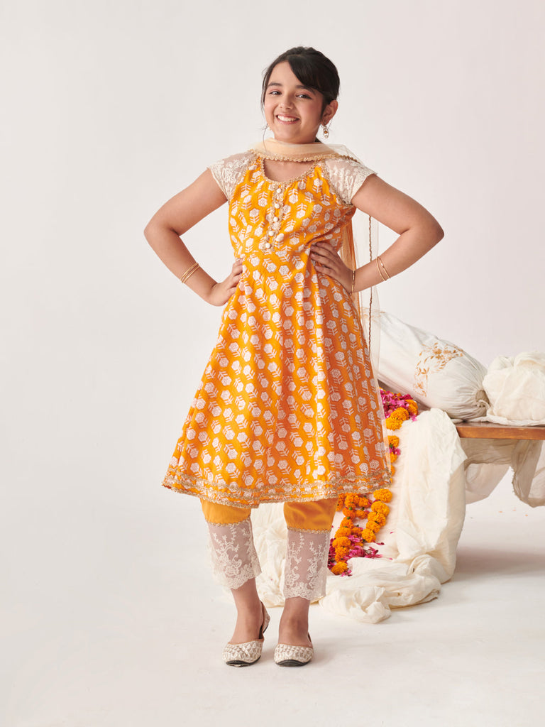 Girls Floral Printed Regular Kurta With Pyjamas & With Dupatta (KS-ORANGEFLOWER)