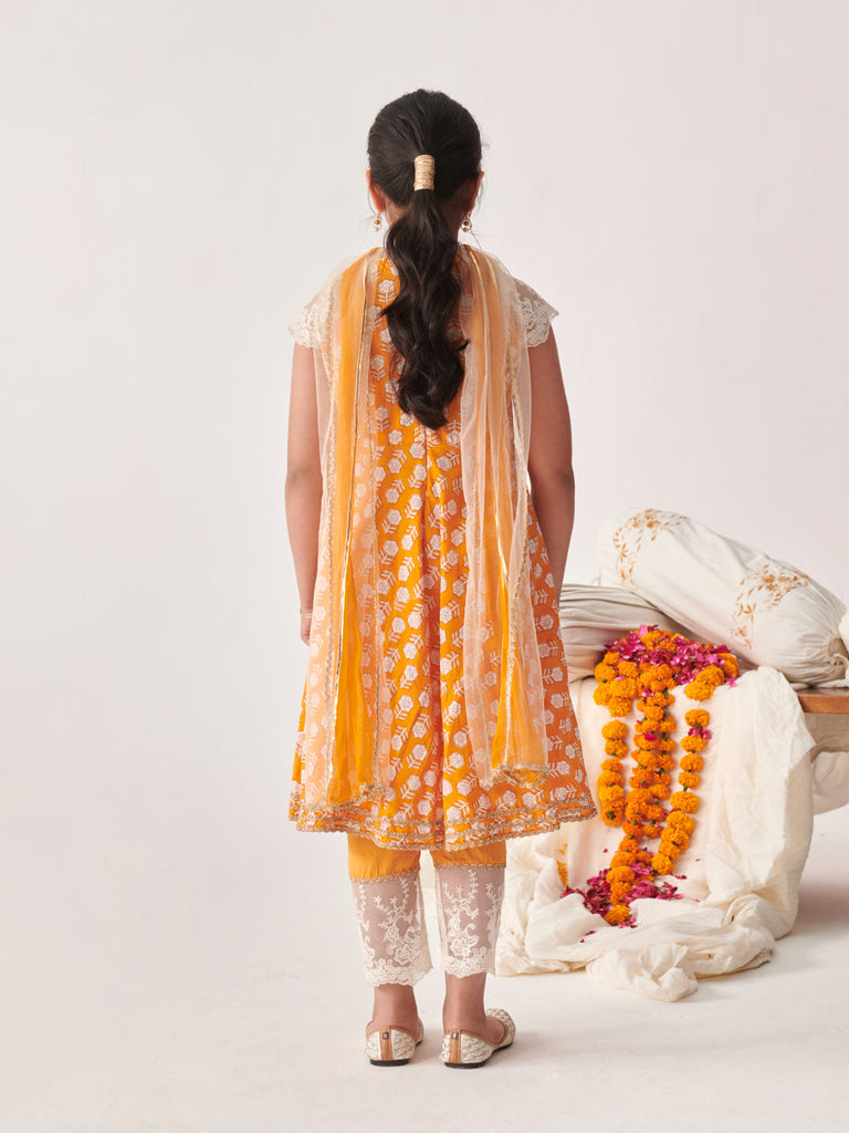 Girls Floral Printed Regular Kurta With Pyjamas & With Dupatta (KS-ORANGEFLOWER)