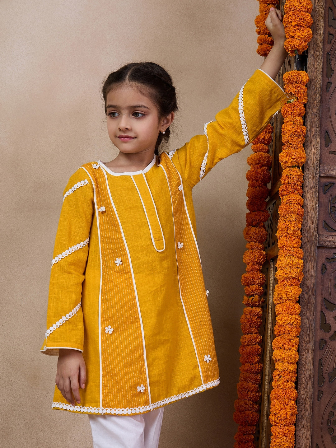 Girls Floral Embroidered Round Neck A-Line Kurta With Pyjamas (KS-YELLOWSLUB)