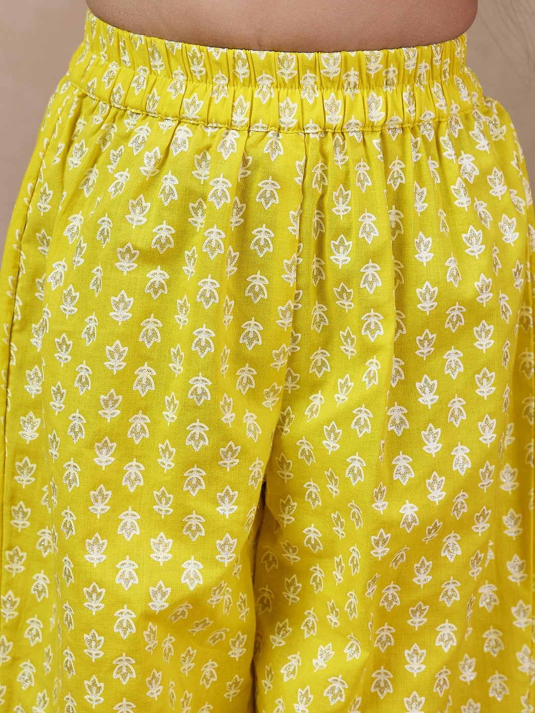 Girls Paisley Printed Tie-Up Neck A-Line Kurta With Trousers (KS-YELLOWWIDELACE)