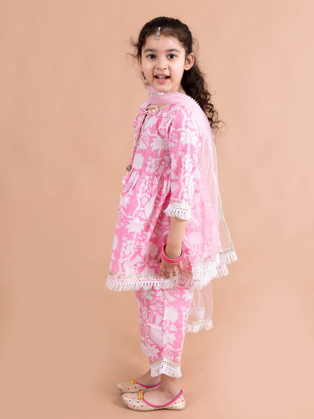 Pspeaches
Girls Pink Printed Gotta Patti Pure Cotton Kurta with Palazzos & With Dupatta (Ks-Pinkjaal)