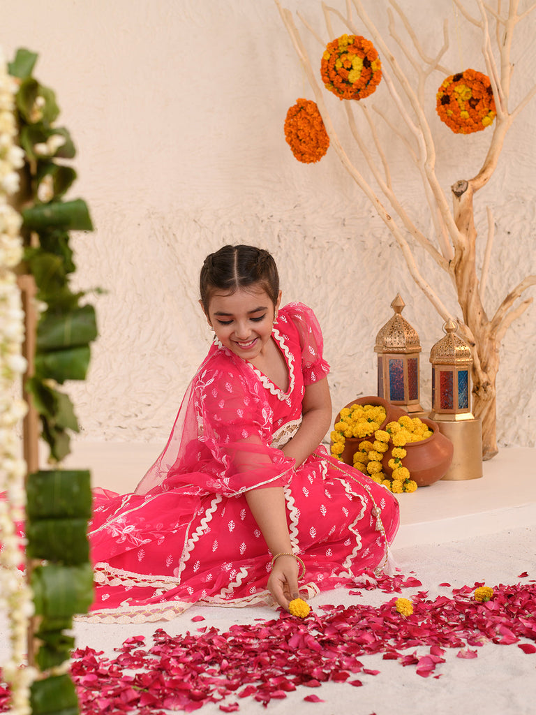 Girls Embroidered Thread Work Ready to Wear Lehenga & Blouse With Dupatta (L-MAGENTAWTBOOTI)