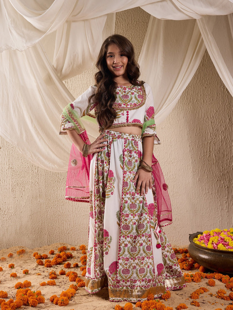 Pspeaches Girls Cotton 3/4th Sleeves Round Neck Gota Pati Embellished Lehenga Choli Set with Dupatta for Girls (L-MAGJAALBOOTA)