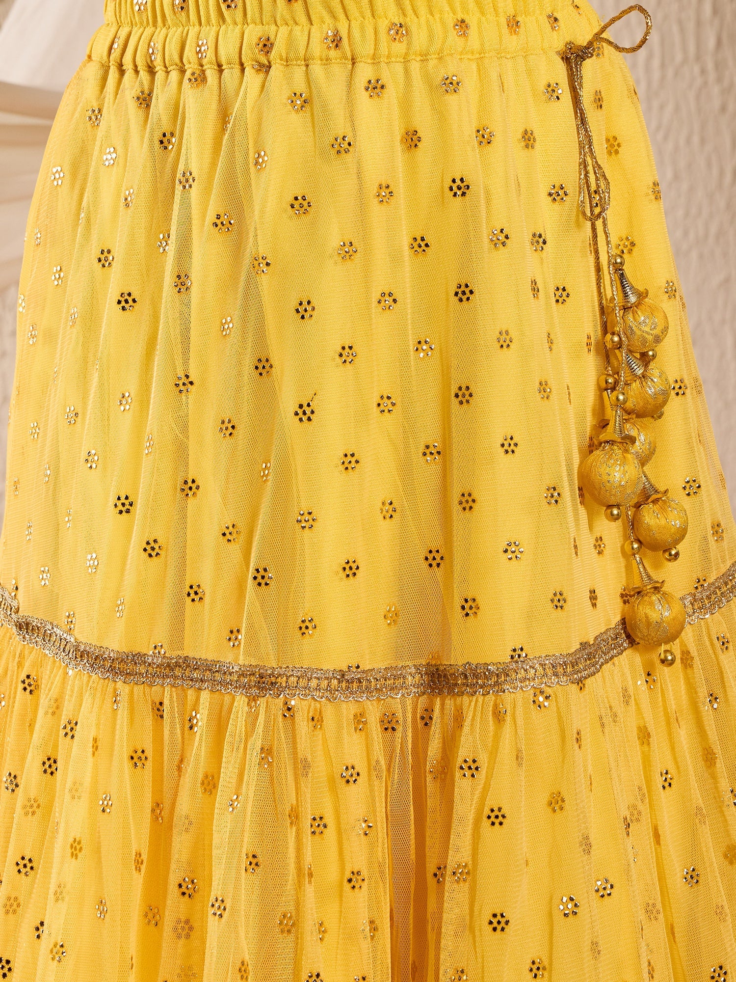 Pspeaches Girls Silk Blend Sleeveless V Neck Neck Gota Pati Embellished Lehenga Choli Set with Dupatta for Girls (L-YELLOWMUKAISHWORK)